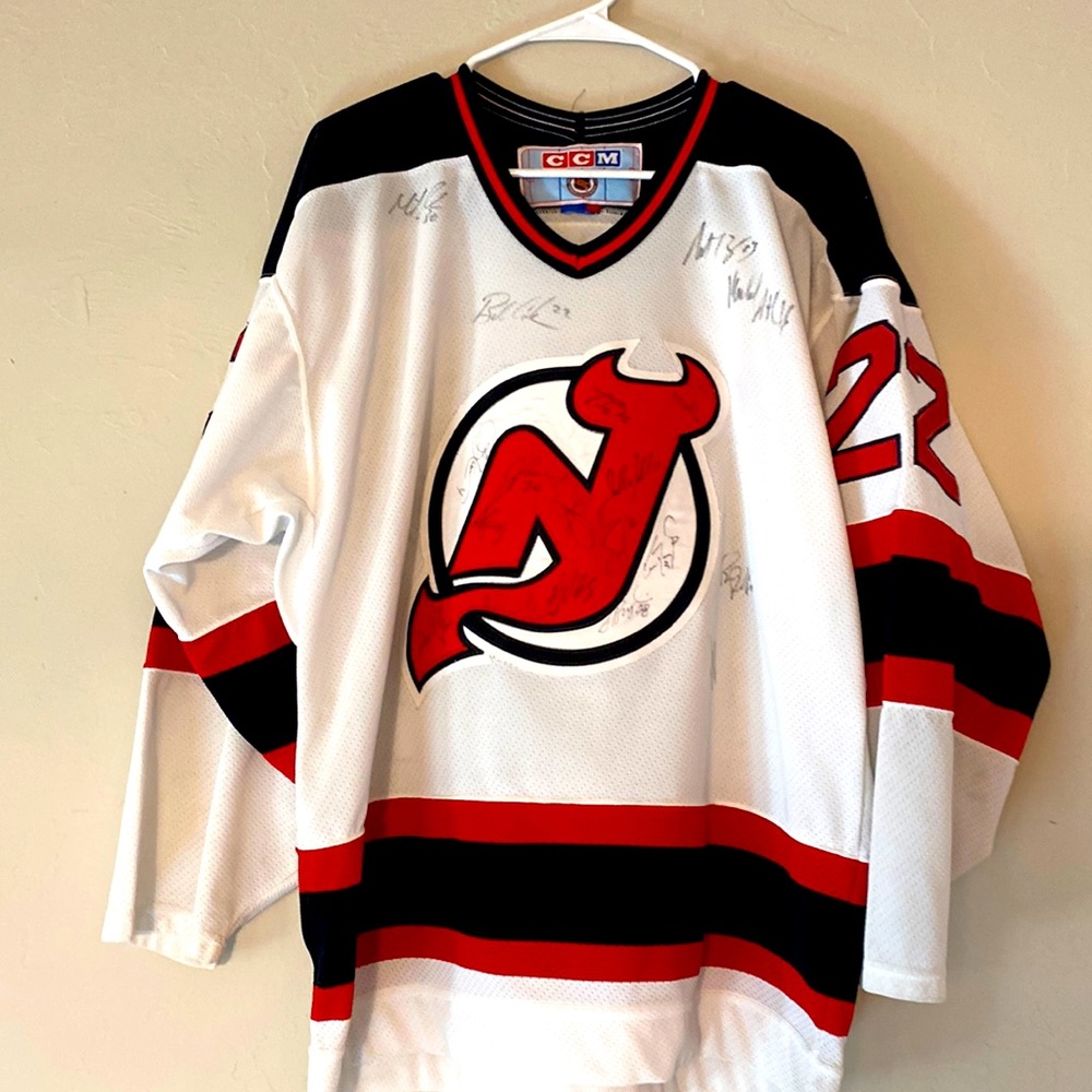 New Jersey Devils 2001 Stanley Cup Finalists Team Signed Jersey #22 Bob Corkum